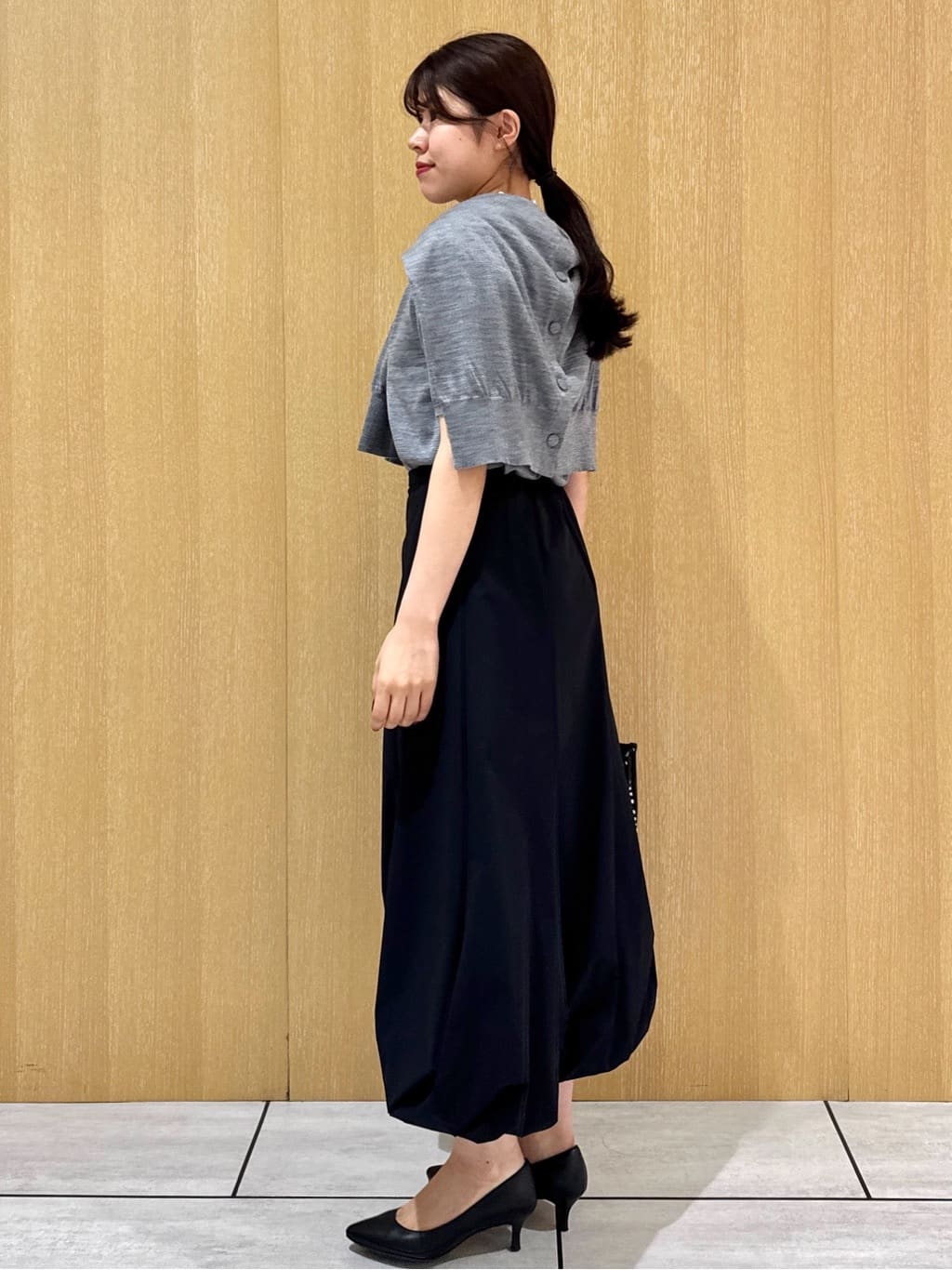 nanaさんの「UNTITLED｜【アンサンブル可/洗える/Vネック】ウールシルクカーディガン」を使ったコーディネート