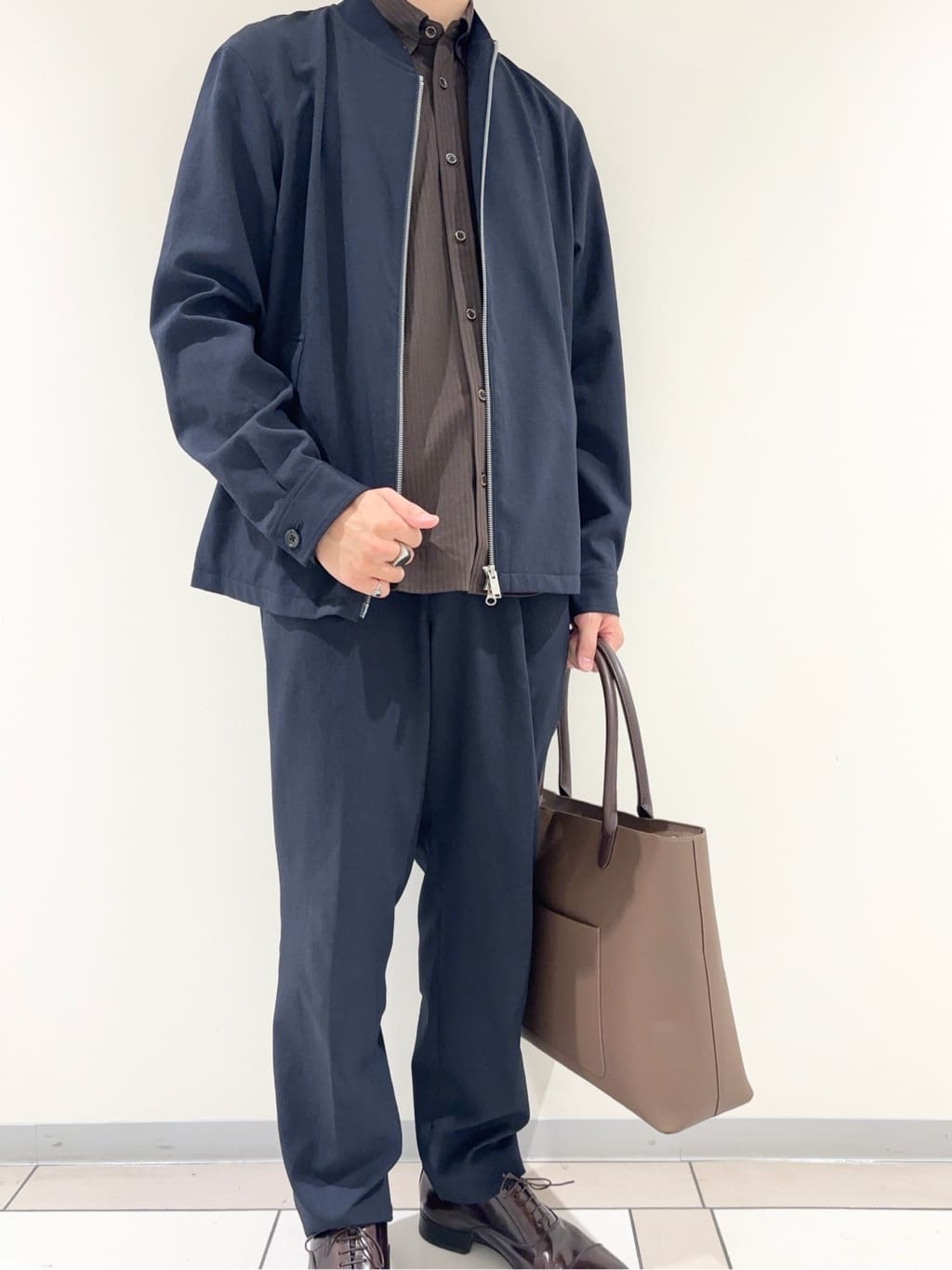 及川さんの「TAKEO KIKUCHI｜【COOL CITY WEAR】ストライプジャージ ボタンダウンシャツ /接触冷感」を使ったコーディネート