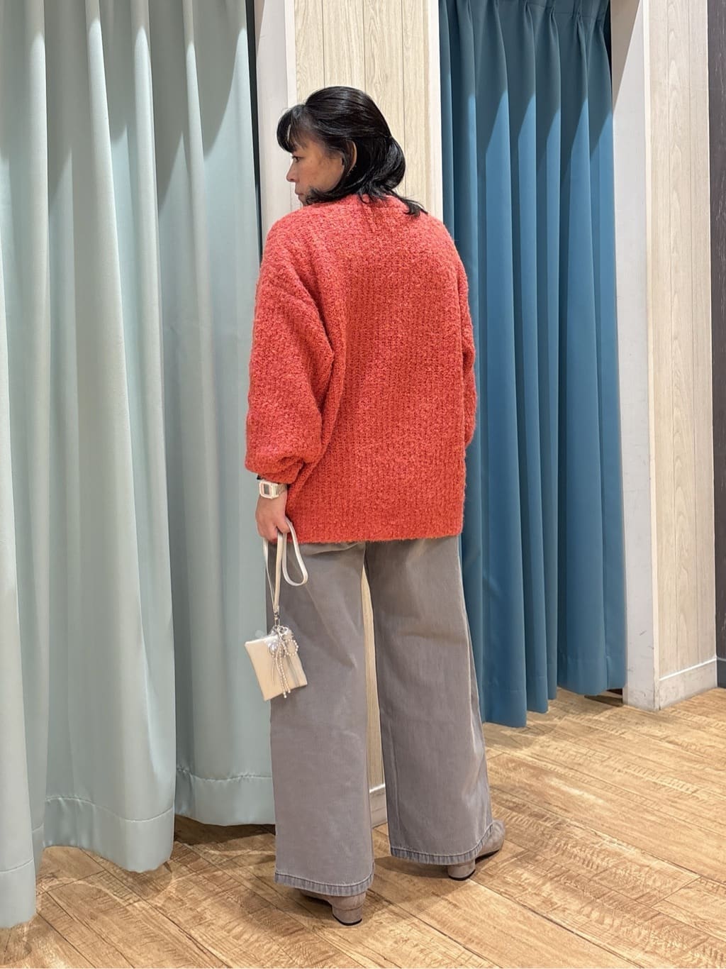 わかさんの「SHOO･LA･RUE｜ブークレカラーVネックカーディガン」を使ったコーディネート