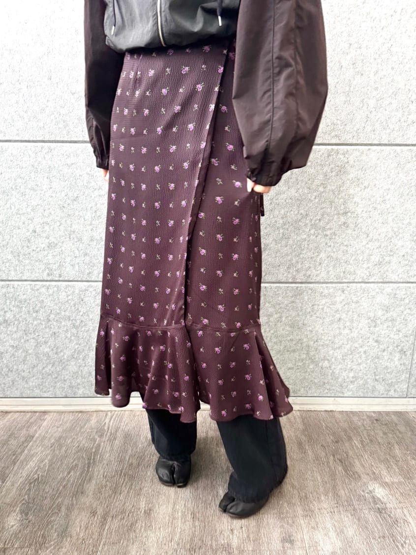 designer yukaさんの「CODE A｜blooming flower wrap skirt」を使ったコーディネート