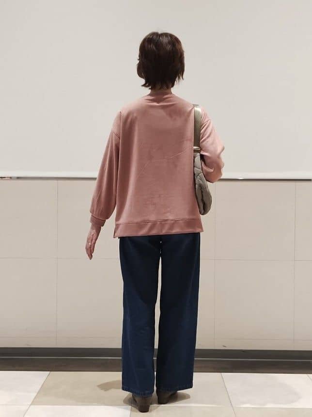 ミユさんの「SHOO･LA･RUE｜【高レビュー/S-LL】脚のラインを拾いにくい デニムワイドパンツ」を使ったコーディネート