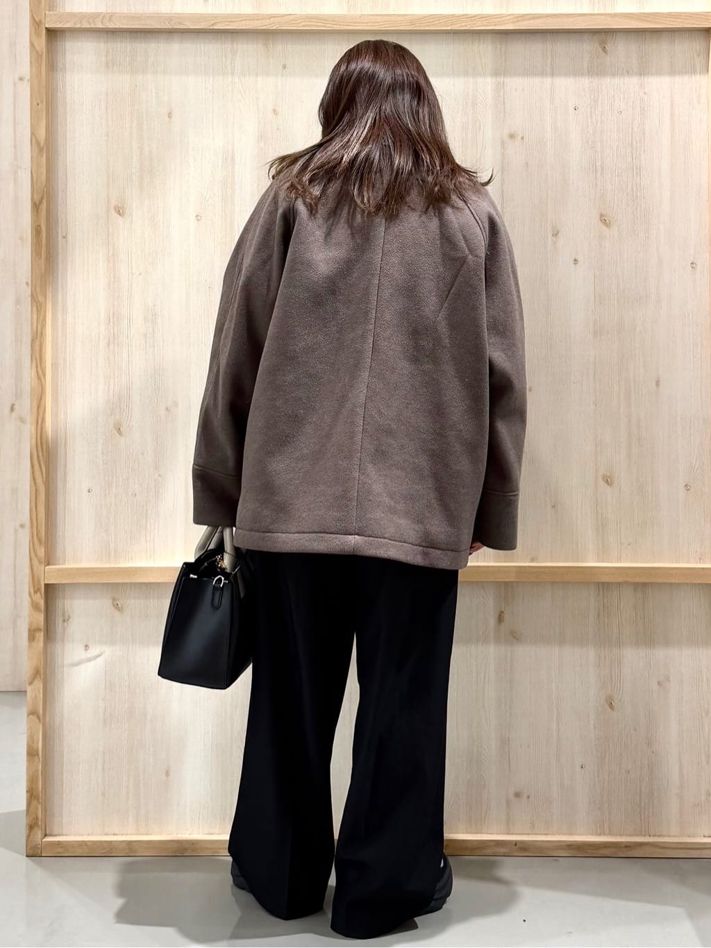 nanaさんの「THE SHOP TK｜花柄ラメジャカードニット」を使ったコーディネート