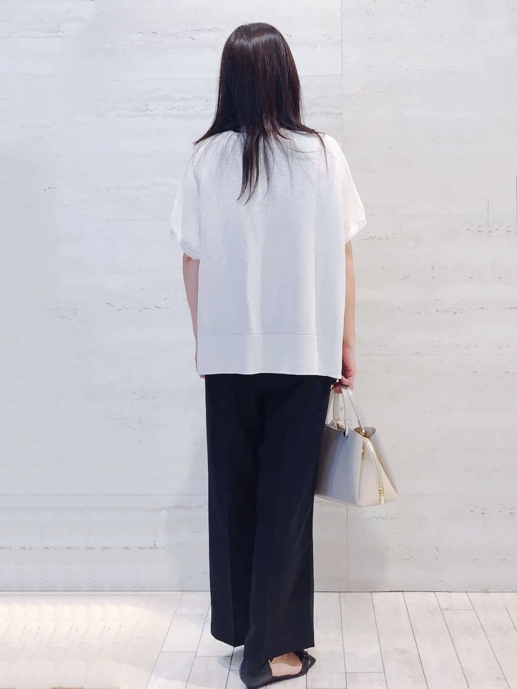よしみさんの「OPAQUE.CLIP｜《5色展開／S-LLサイズ》リラクシーメッシュニット【洗濯機洗い可】」を使ったコーディネート