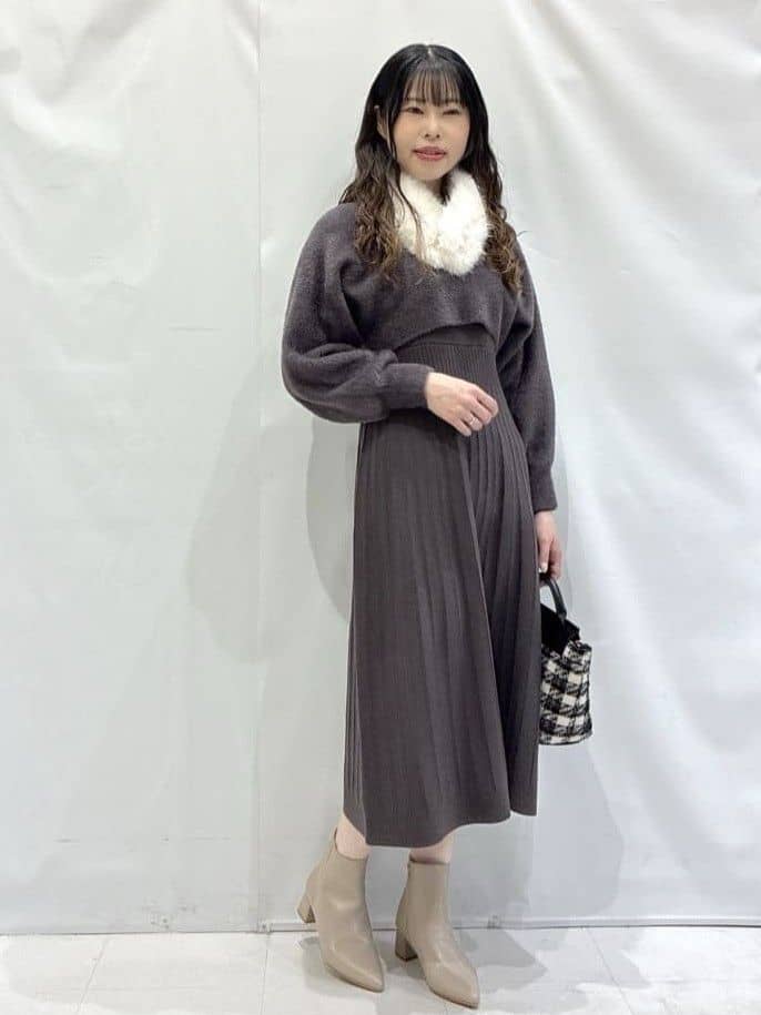 komaさんの「OPAQUE.CLIP｜ラメフェザープルオーバーセット ニットワンピース【洗濯機OK】《XS～LL》」を使ったコーディネート