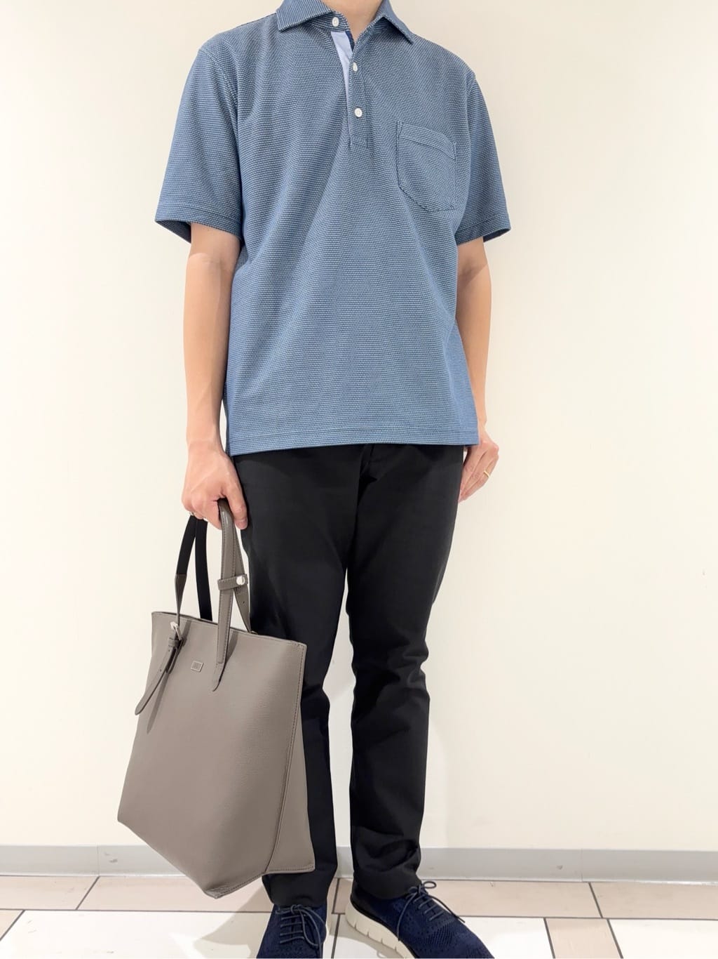 及川さんの「TAKEO KIKUCHI｜【抗菌防臭／9色5サイズ展開】ハニカムメランジ ポロシャツ」を使ったコーディネート