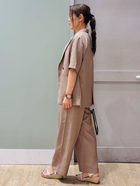 Komi☆さんの「grove｜軽やかに羽織れて、きちんと見え ハーフスリーブテーラードジャケット」を使ったコーディネート
