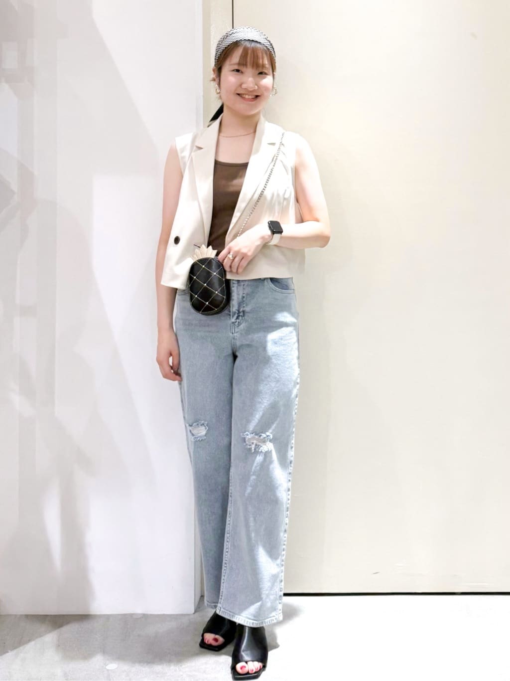 sayaさんの「OPAQUE.CLIP｜ショートテーラードジレ【接触冷感／洗濯機洗い可】」を使ったコーディネート
