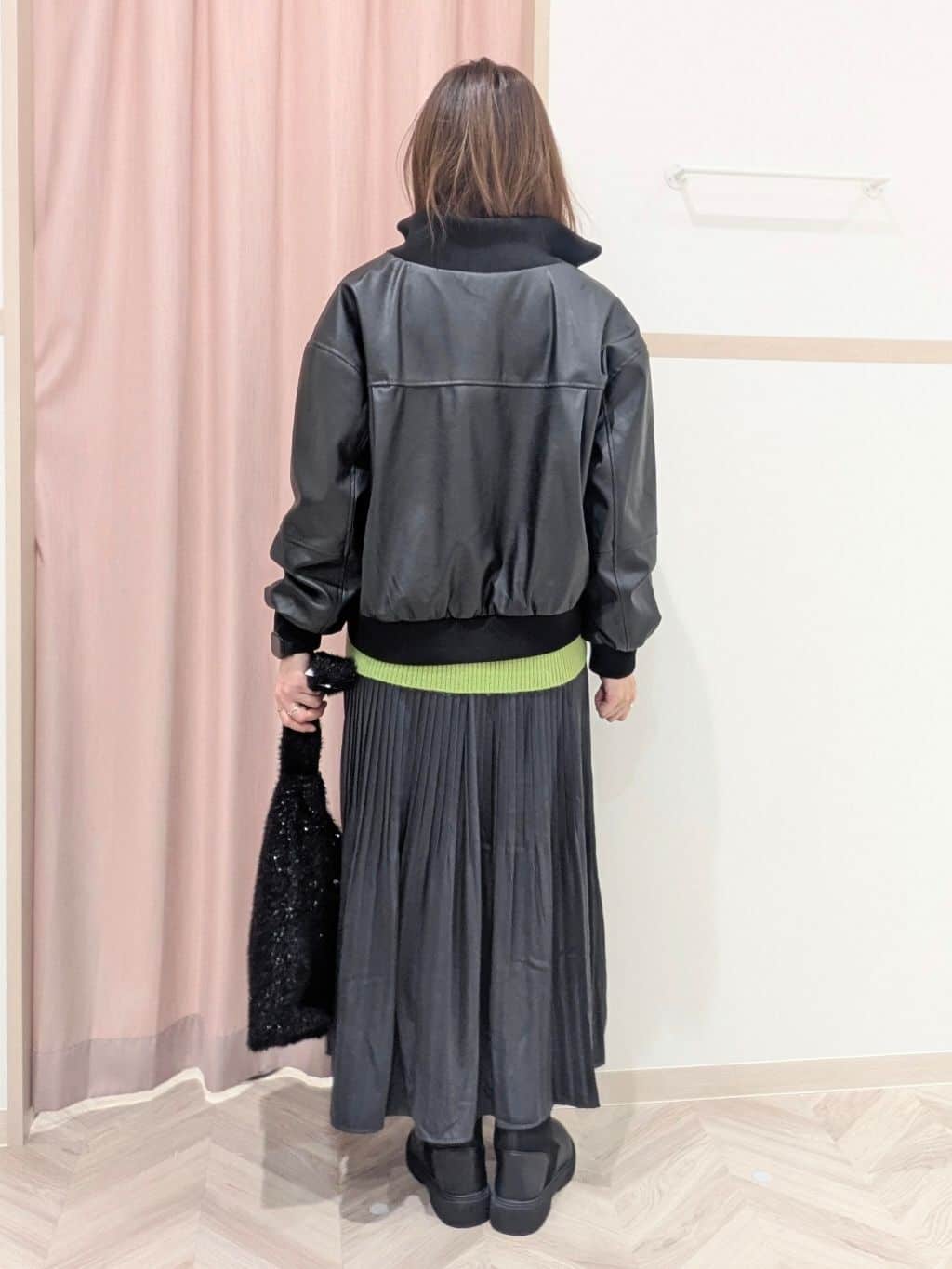 miyuさんの「SHOO･LA･RUE｜【S-LL】大人綺麗 レザー調リブブルゾン」を使ったコーディネート