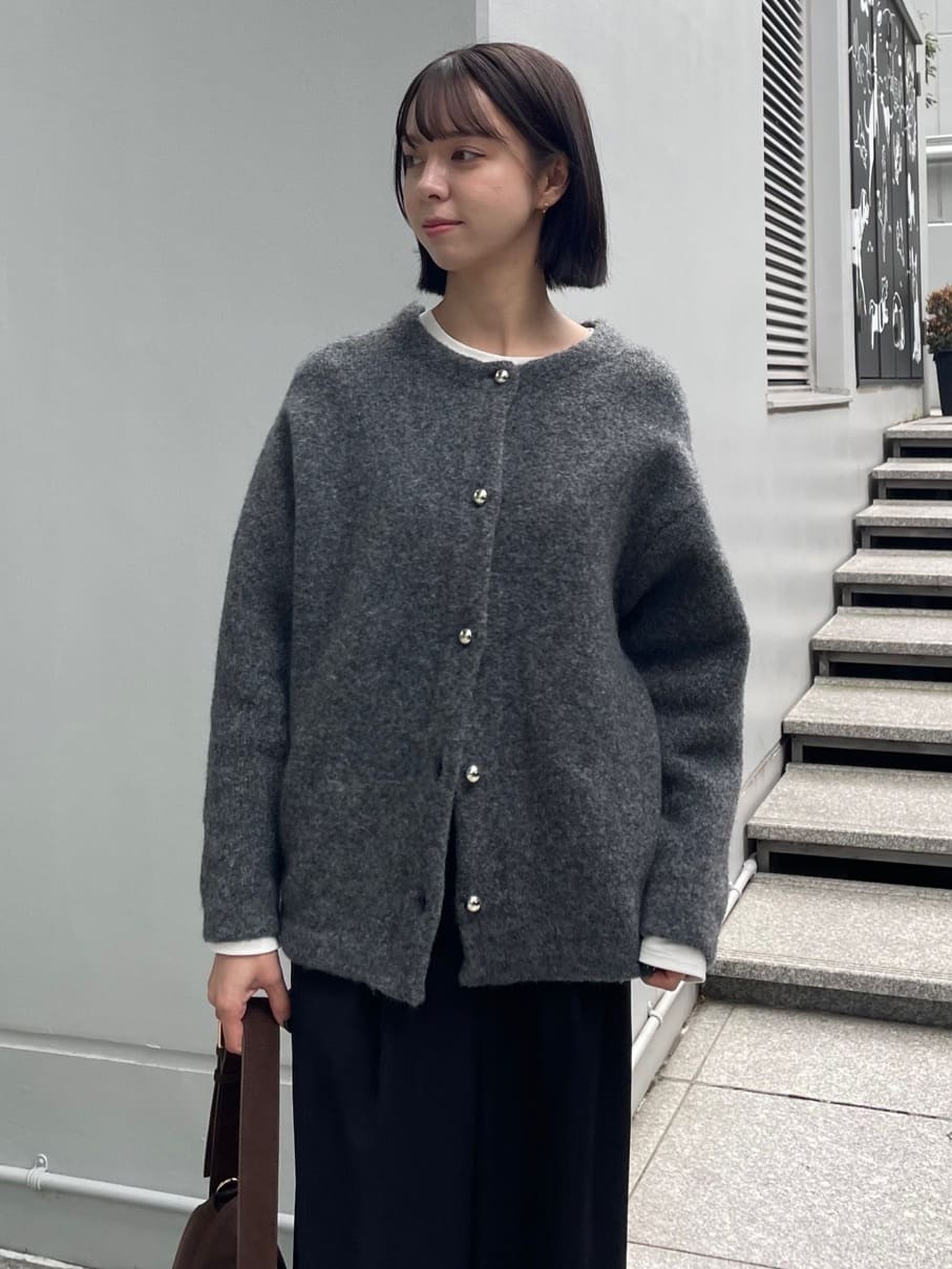 NATSUMIさんの「grove｜ふっくらやわらかく、毛混オーバーニットカーディガン」を使ったコーディネート