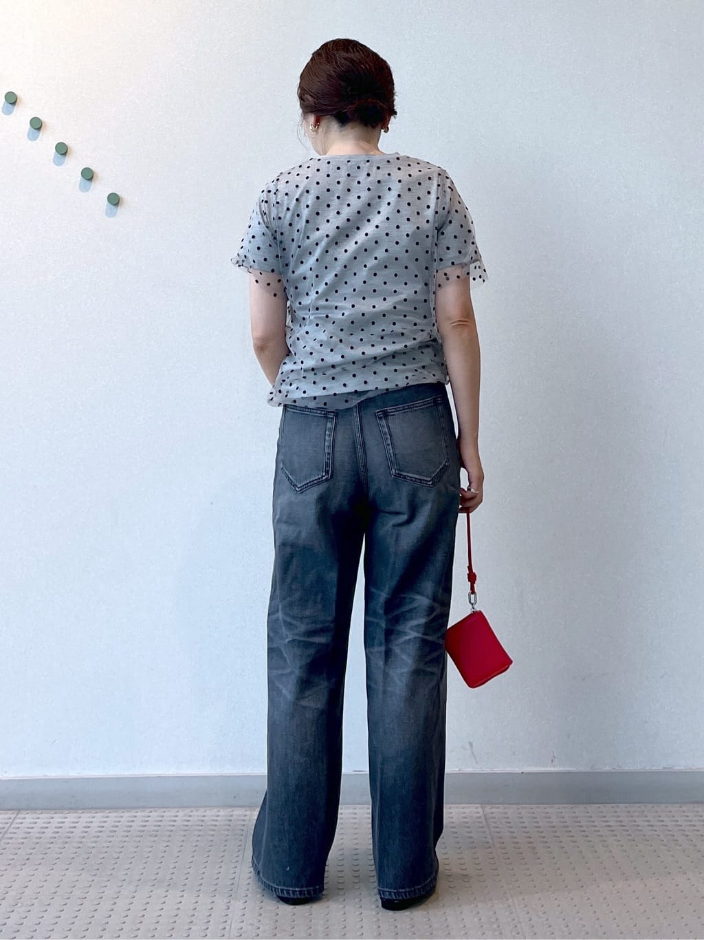 Soeさんの「DRESSTERIOR｜ヴィンテージ加工ワイドデニムパンツ」を使ったコーディネート