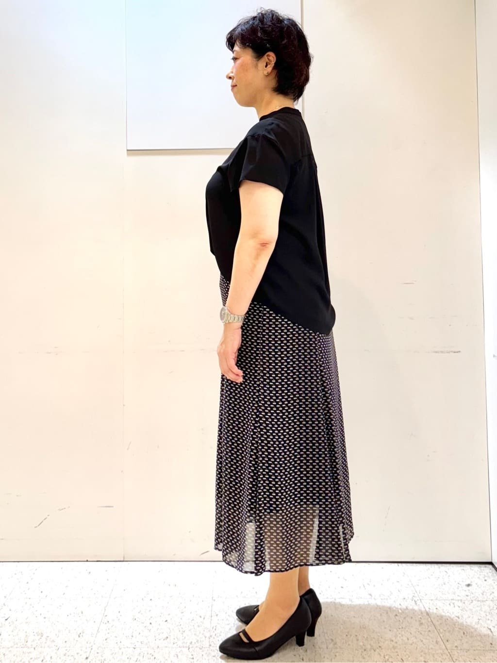 ヤスコさんの「Reflect｜【インナーに◎／すっきり見え！長め丈】タックデティールブラウス」を使ったコーディネート
