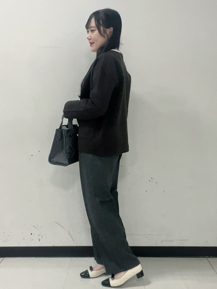 Hitomiさんの「index｜フラワージャカードパフスリーブトップス【洗濯機OK】」を使ったコーディネート
