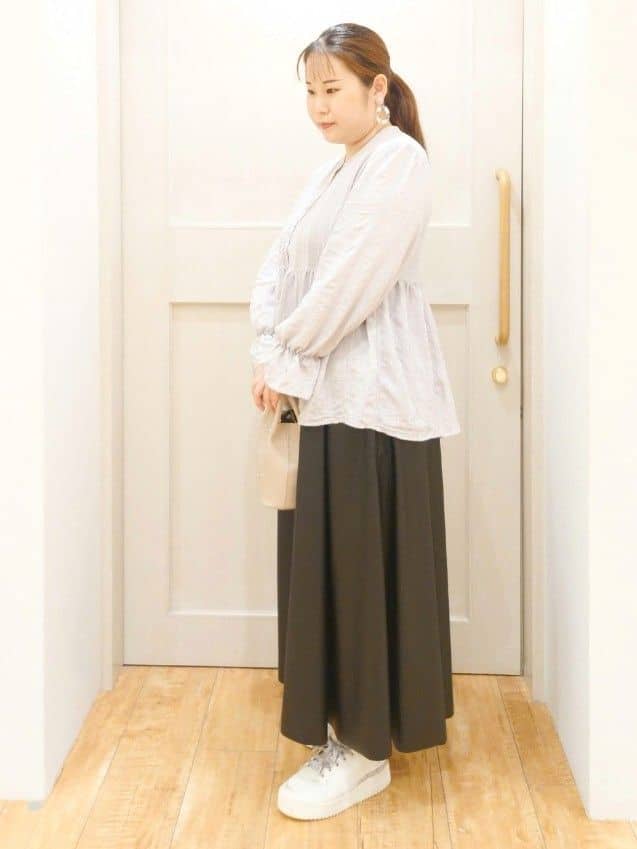 ななこさんの「SHOO･LA･RUE｜【S-LL】大人フェミニン ペプラム風フリルブラウス」を使ったコーディネート