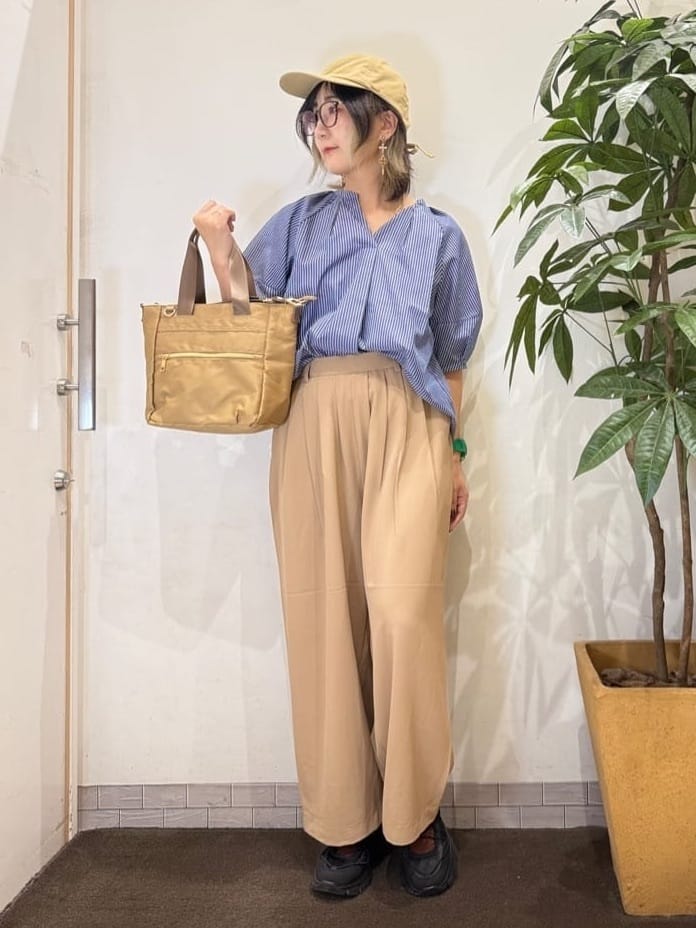 misakiさんの「SHOO･LA･RUE｜【S-LL/洗濯後しわになりにくい】ランタンスリーブで女性らしく 5分袖スキッパーブラウス」を使ったコーディネート