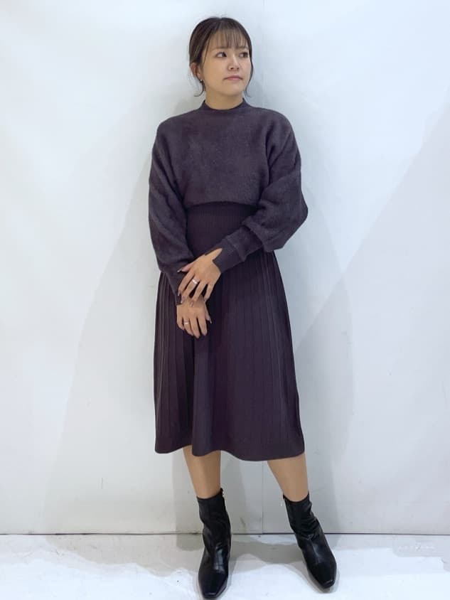 manaさんの「OPAQUE.CLIP｜ラメフェザープルオーバーセット ニットワンピース【洗濯機OK】《XS～LL》」を使ったコーディネート
