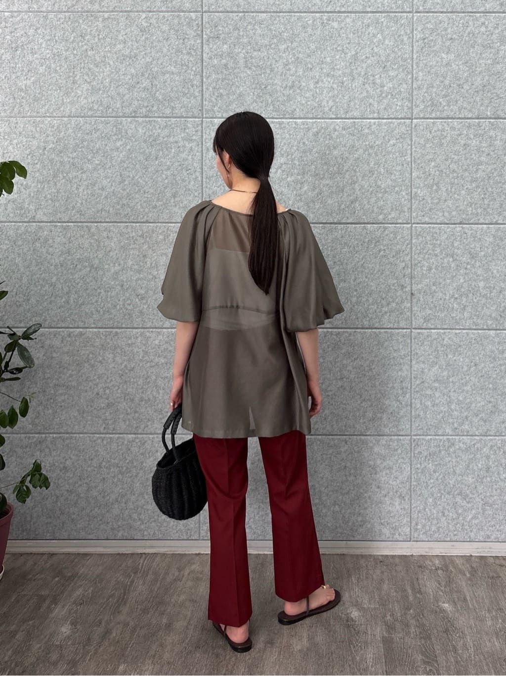 akiさんの「INDIVI｜ボリュームスリーブブラウス」を使ったコーディネート