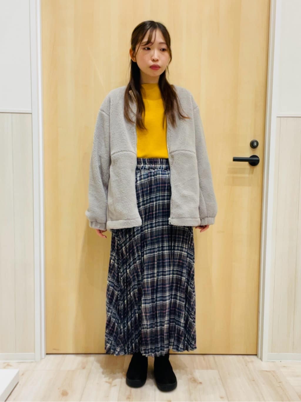 minamiさんの「SHOO･LA･RUE｜【S-LL】すっきり魅せてくれる チェックプリーツスカート」を使ったコーディネート