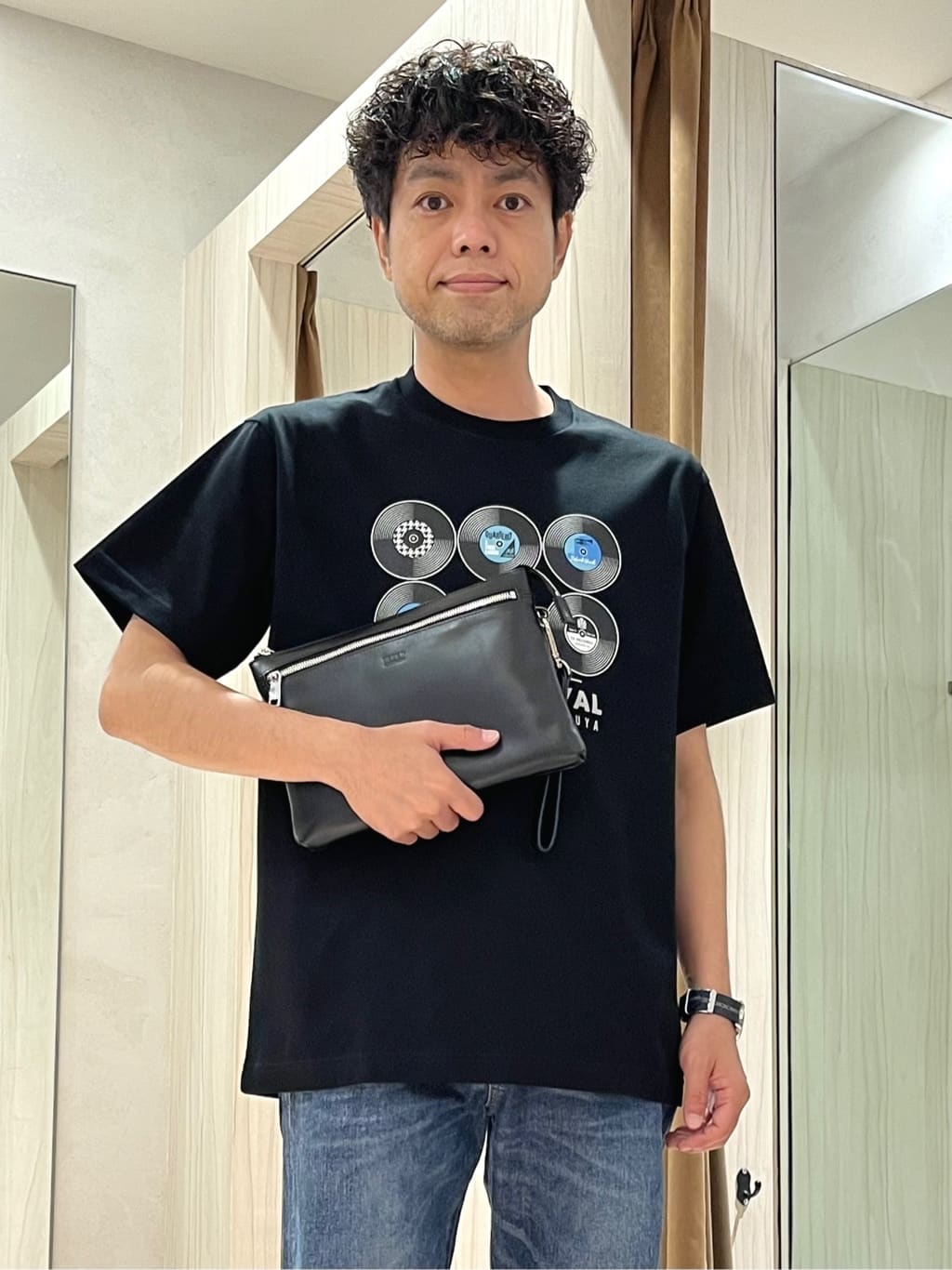 URAさんの「TAKEO KIKUCHI｜【モンスターストレッチ】日本製 ウォッシュド デニムパンツ」を使ったコーディネート