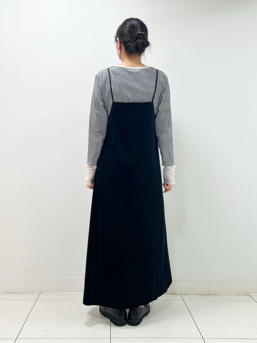 Kaiさんの「Dessin｜【前後2WAY/洗える】ベロアワンピース」を使ったコーディネート