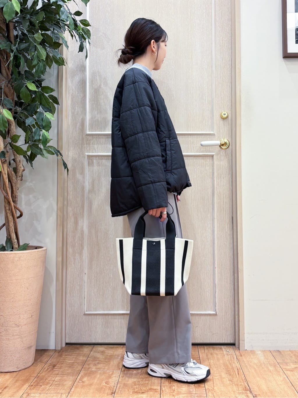 なみさんの「SHOO･LA･RUE｜【洗濯機可/撥水/リバーシブル】 ノーカラー中綿ブルゾン」を使ったコーディネート