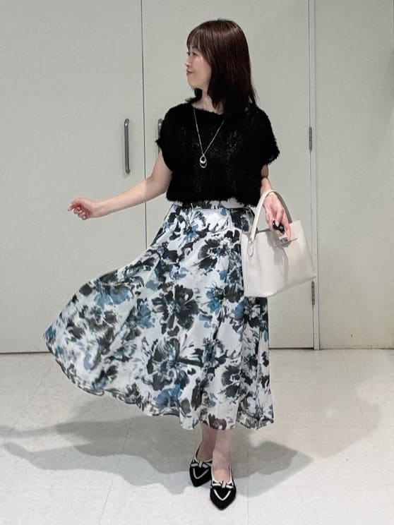 makiさんの「UNTITLED｜【セットアップ可/洗える】フェザーフレンチスリーブブラウス」を使ったコーディネート