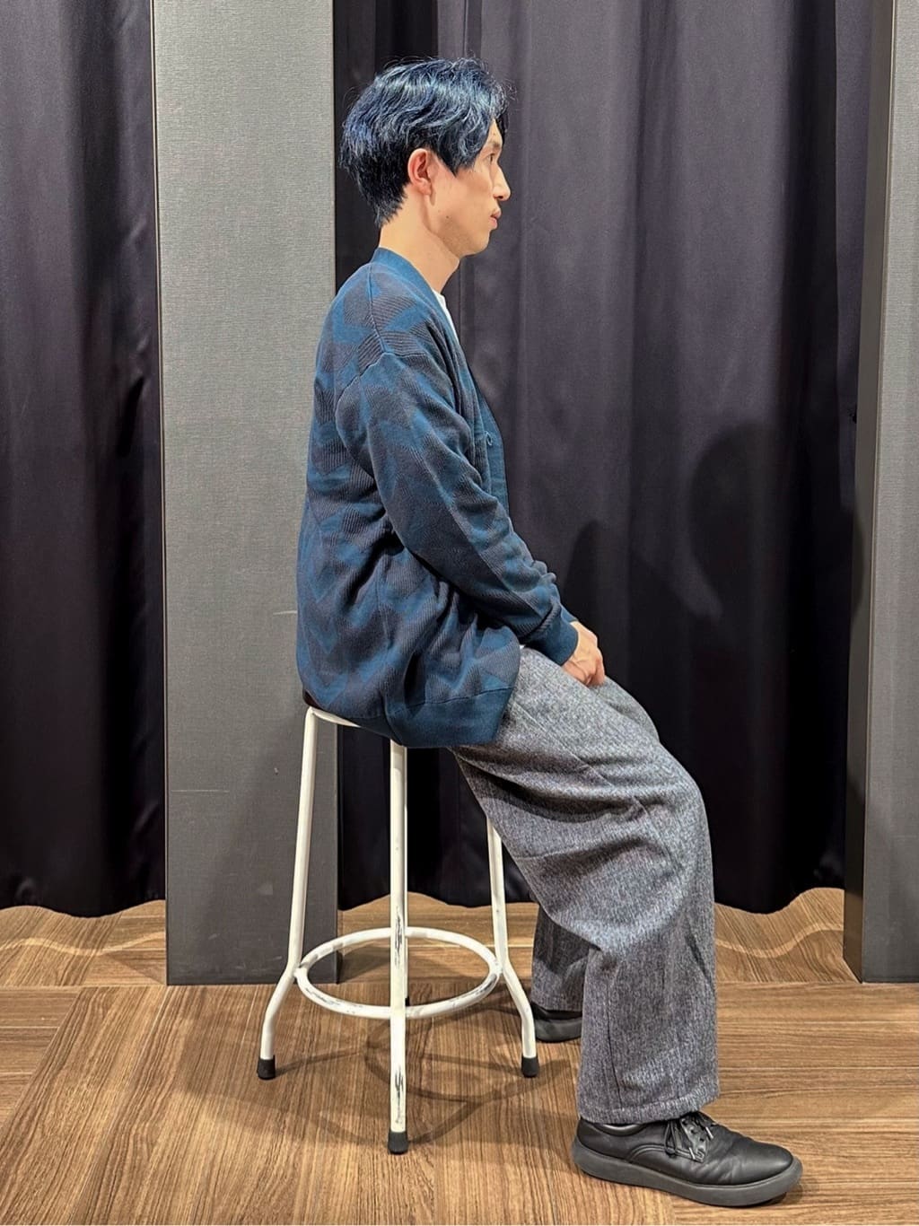 tomoyaさんの「THE SHOP TK｜ヘリンボンニットカーディガン」を使ったコーディネート