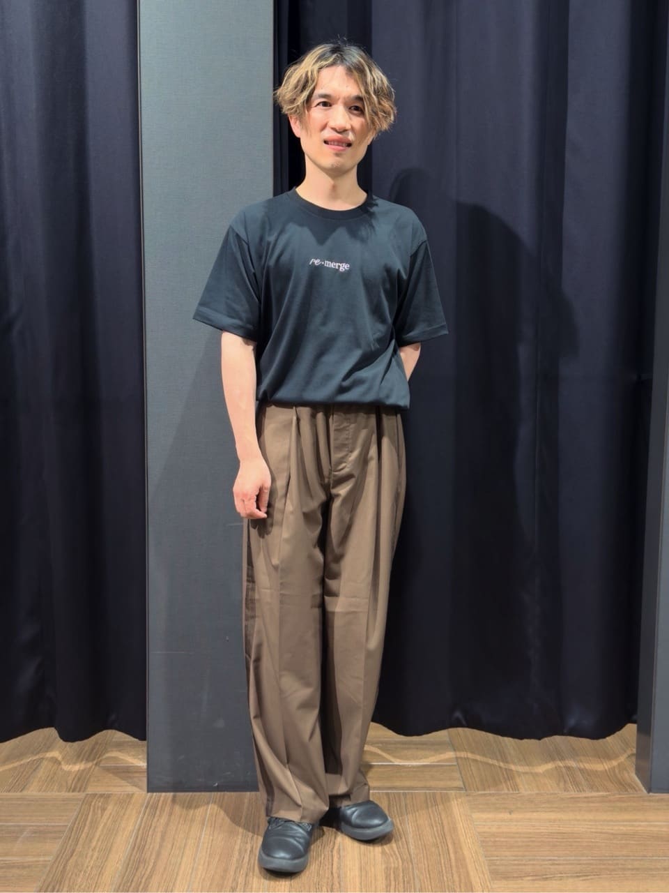 tomoyaさんの「THE SHOP TK｜ツイルステッチ半袖カーディガン【洗濯機OK/接触冷感】」を使ったコーディネート