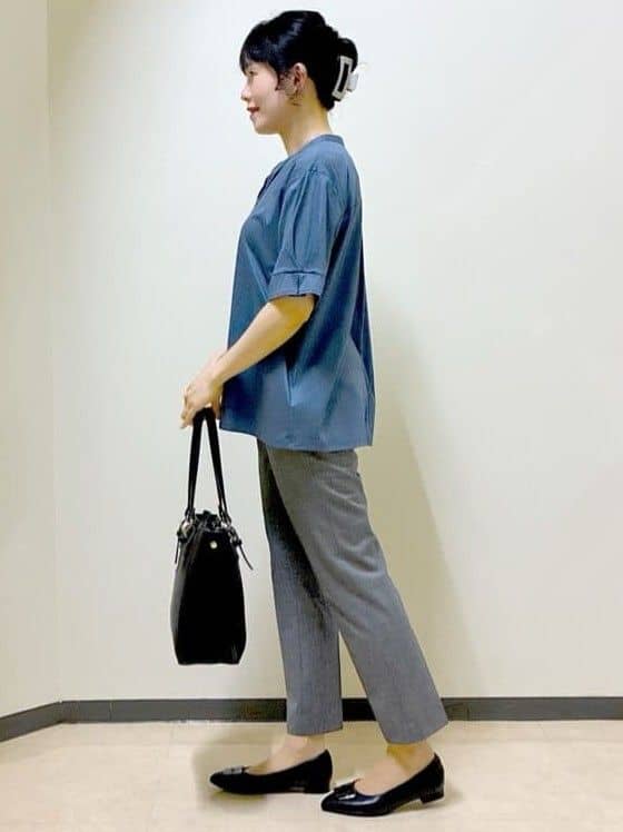  beni_gingerさんの「Reflect｜【すっきり見え！長め丈／マシンウォッシュ可】スキッパーネックジャージトップス」を使ったコーディネート