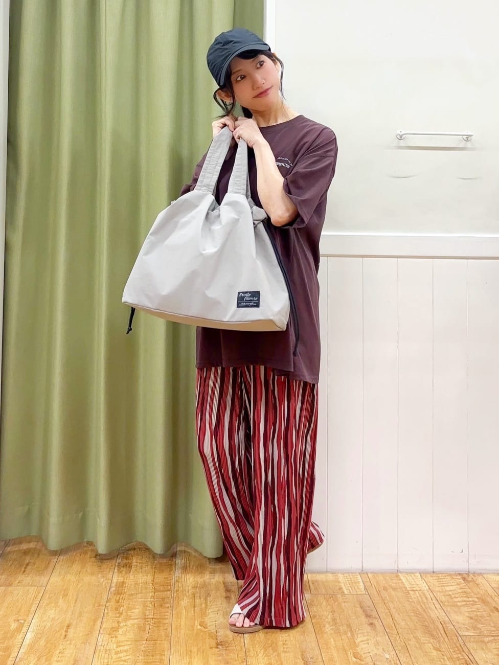 ゆうさんの「SHOO･LA･RUE｜【ひんやり/汗ジミ軽減/UVカット】プリントアソート BIG Tシャツ」を使ったコーディネート