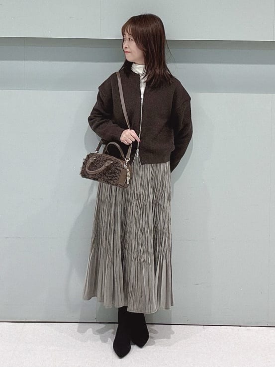makiさんの「UNTITLED｜【ゆったりサイズ／着丈短め】ジップニットカーディガン」を使ったコーディネート