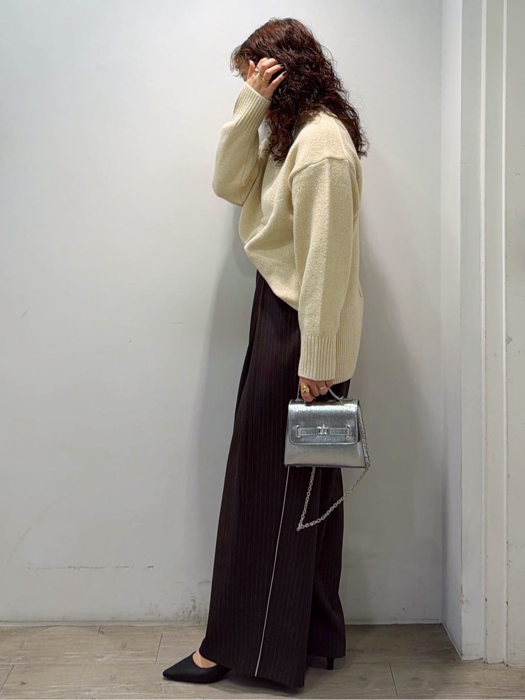 sumicaさんの「OPAQUE.CLIP｜【es】ピンストライプ 変形ワイドパンツ【洗濯機OK】」を使ったコーディネート