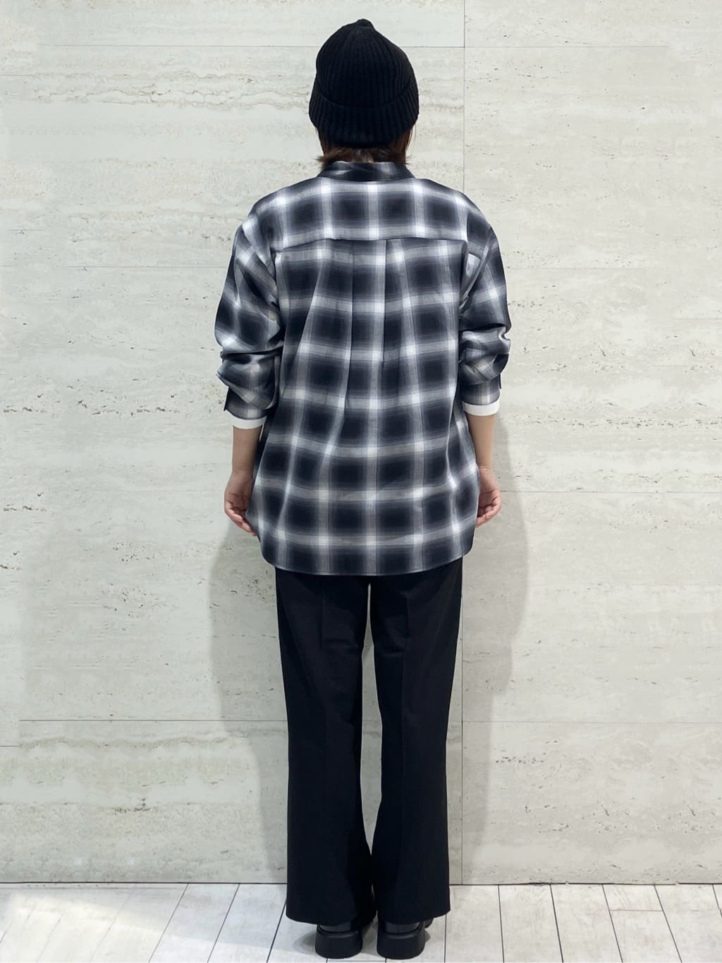 FUKAさんの「OPAQUE.CLIP｜オンブレチェックシャツ【洗濯機洗い可】」を使ったコーディネート