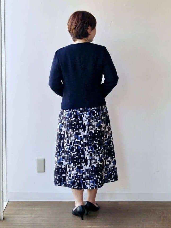 やじまさんの「UNTITLED｜【短丈/日本製】カラミ風メッシュ ノーカラージャケット」を使ったコーディネート