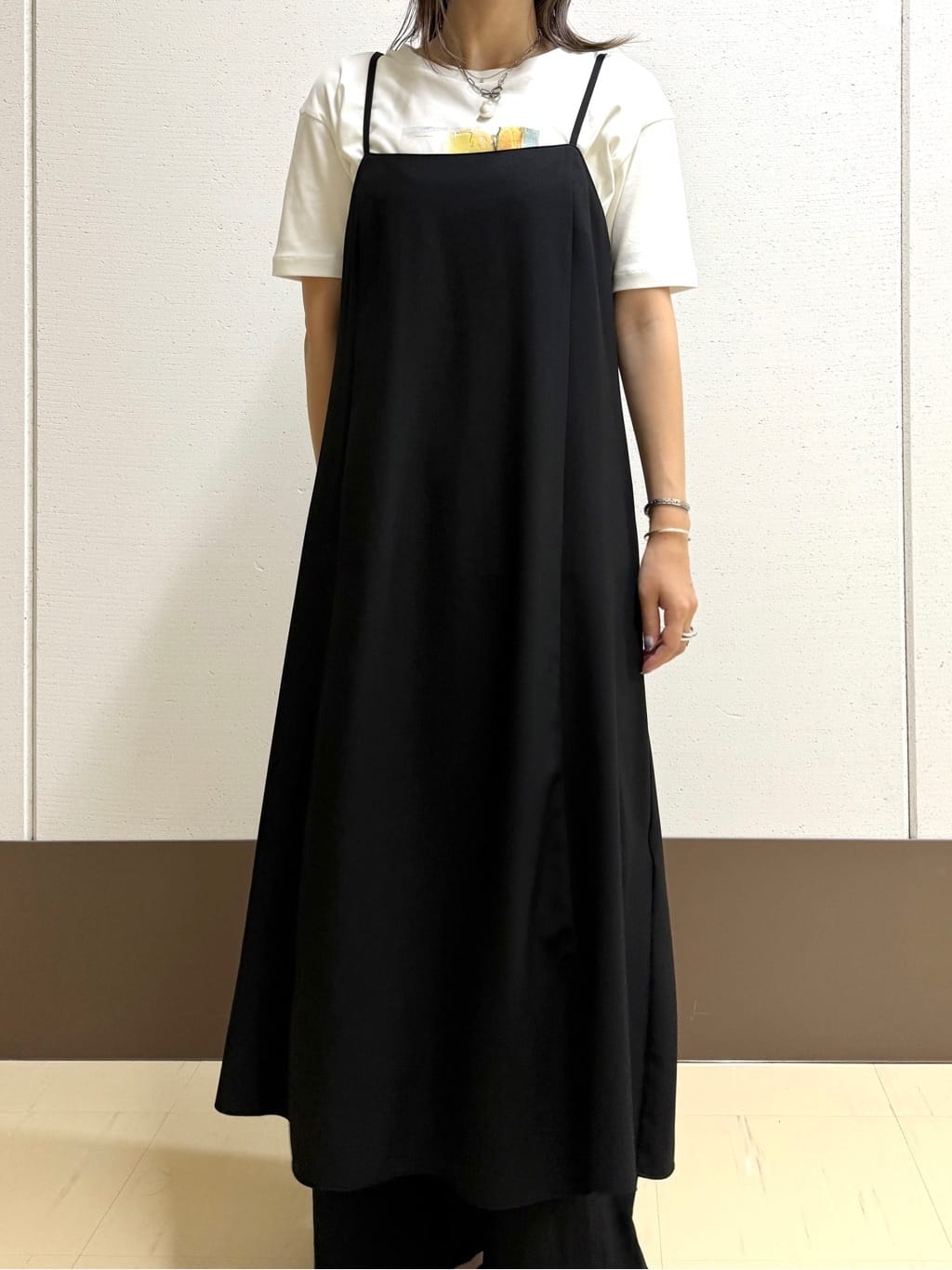 mamiさんの「INDIVI｜【褒められパンツ／洗える／ウエストゴム】ワイドタックパンツ」を使ったコーディネート