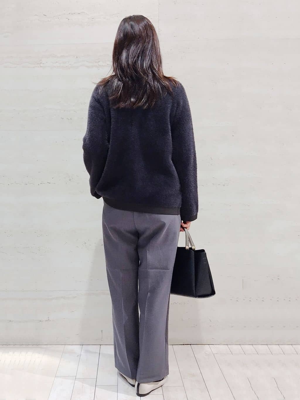 よしみさんの「OPAQUE.CLIP｜ロングロゴTシャツ【洗濯機OK】」を使ったコーディネート