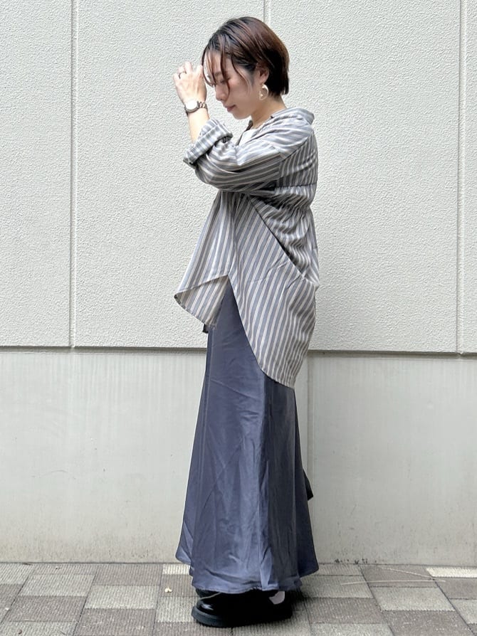 ga_riさんの「THE SHOP TK｜【後ろ姿もサマになる】ストライプ バックシャーリングシャツ/体型カバー/洗える」を使ったコーディネート
