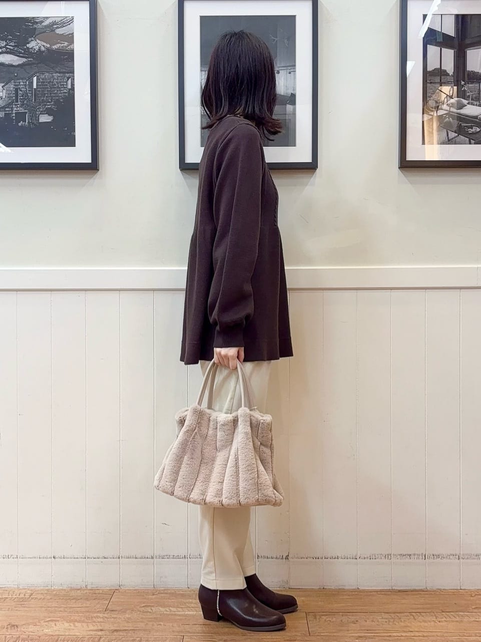 えぬさんの「SHOO･LA･RUE｜気になるお腹周りをカバー ケーブル編みペプラムニット」を使ったコーディネート