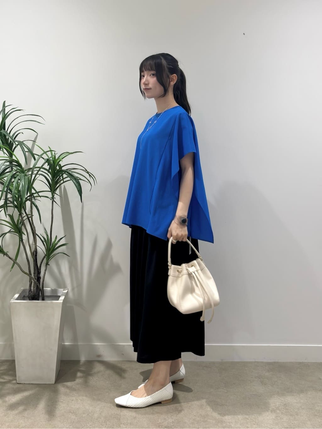 ibukiさんの「INDIVI｜【体型カバー】スクエアブラウス」を使ったコーディネート