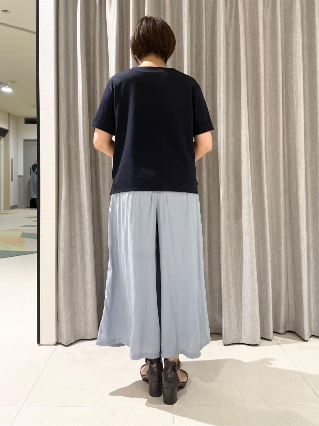 Satさんの「COUP DE CHANCE｜◆【手洗い可】リラクシーフレアパンツ」を使ったコーディネート