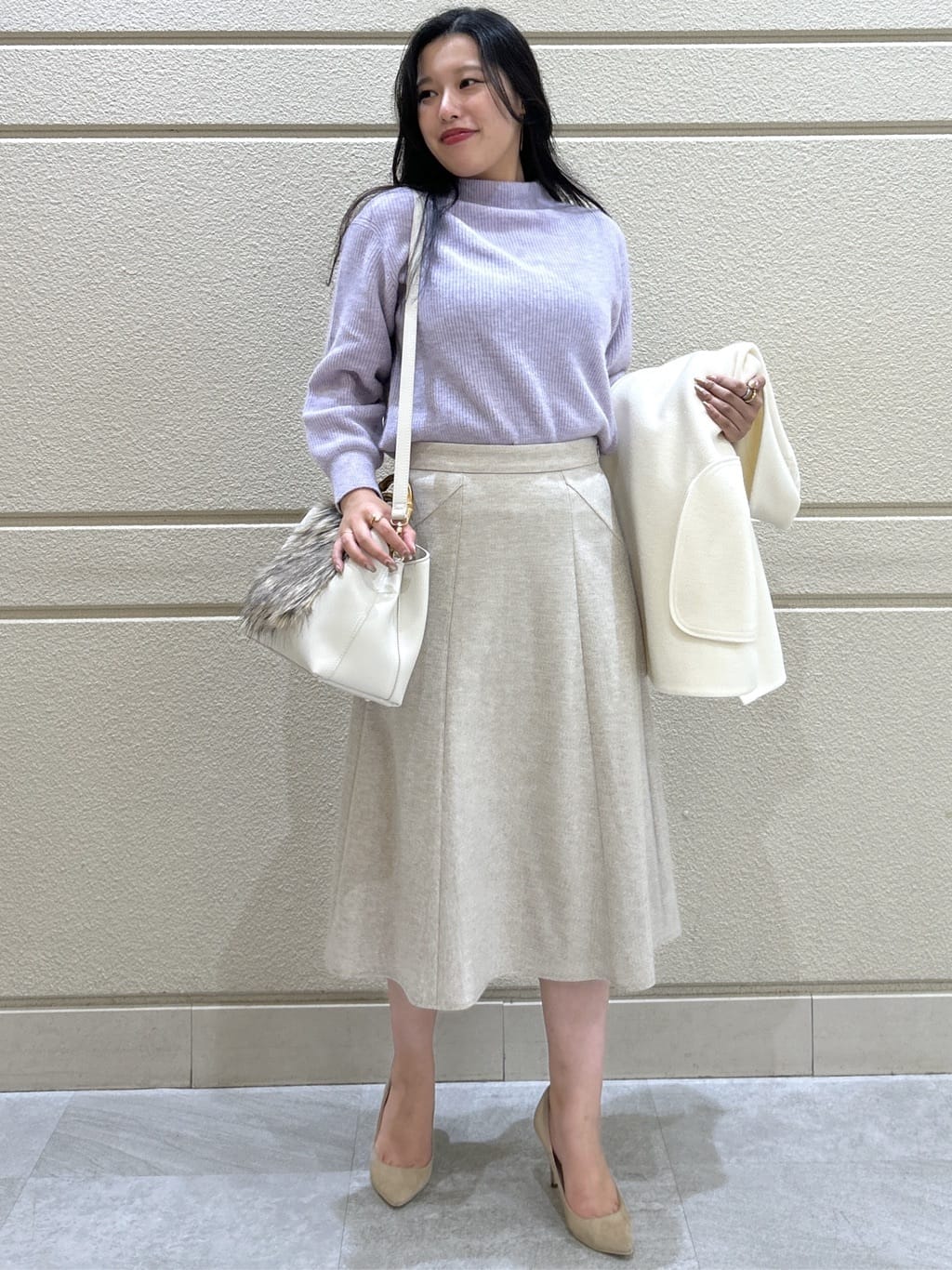 Momokaさんの「COUP DE CHANCE｜【リバー仕立て／裏地無し】軽く羽織れるウールリバーコート」を使ったコーディネート
