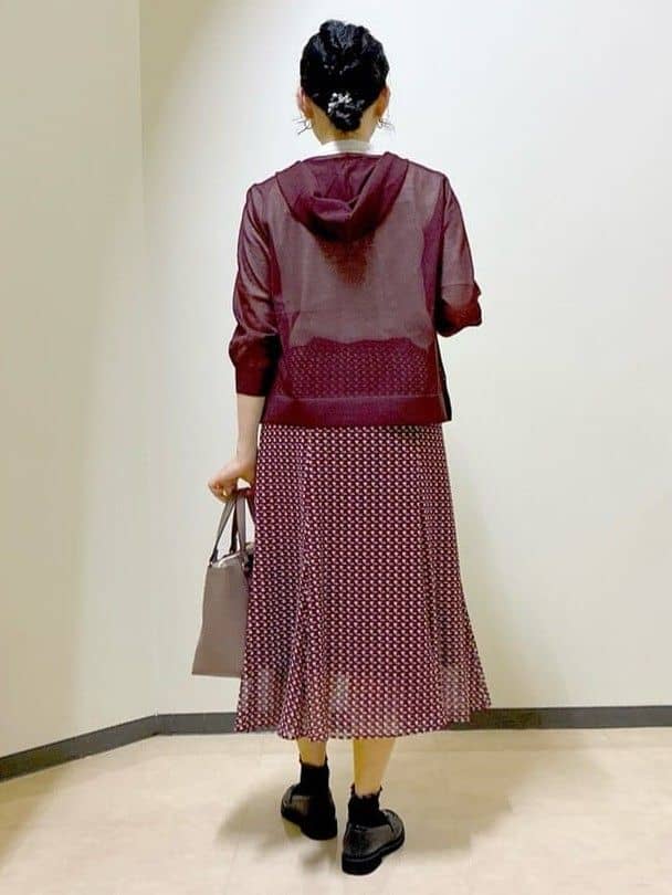  beni_gingerさんの「Reflect｜【寒暖差対策に◎／手洗い可／旅行や通勤に】フード付きシアーカーディガン」を使ったコーディネート