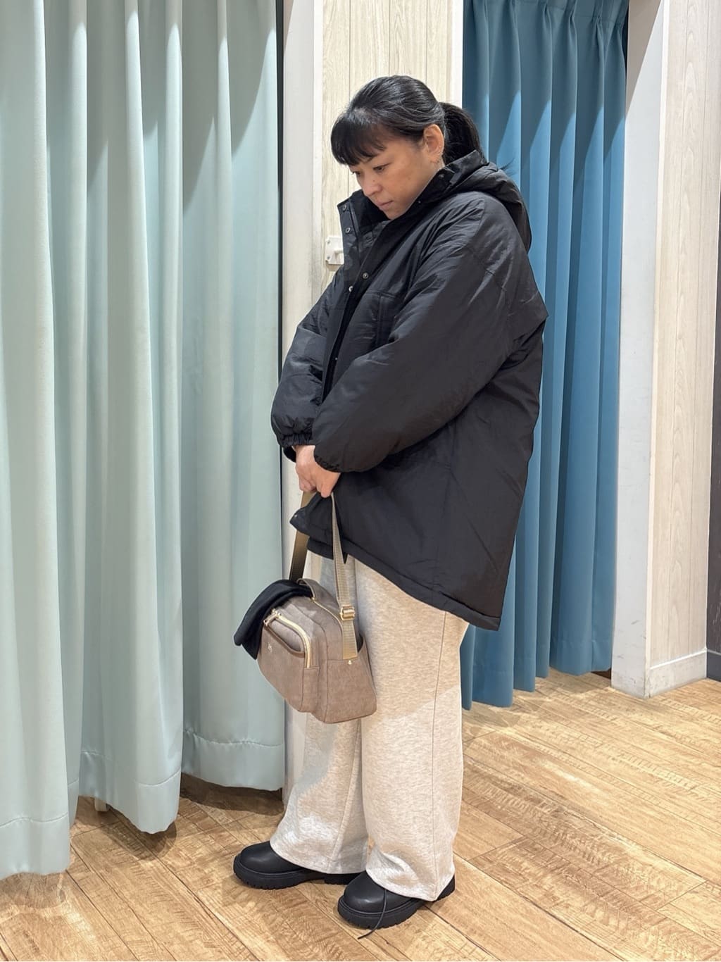 わかさんの「SHOO･LA･RUE｜【洗濯機可/S-LL】シルエットが変えられる 楽ちんスウェットパンツ」を使ったコーディネート