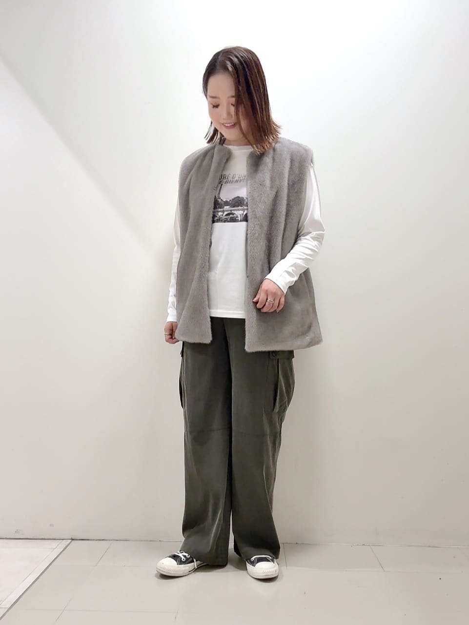 YUIさんの「UNTITLED｜【トレンド/ジレ】フェイクファーベスト」を使ったコーディネート