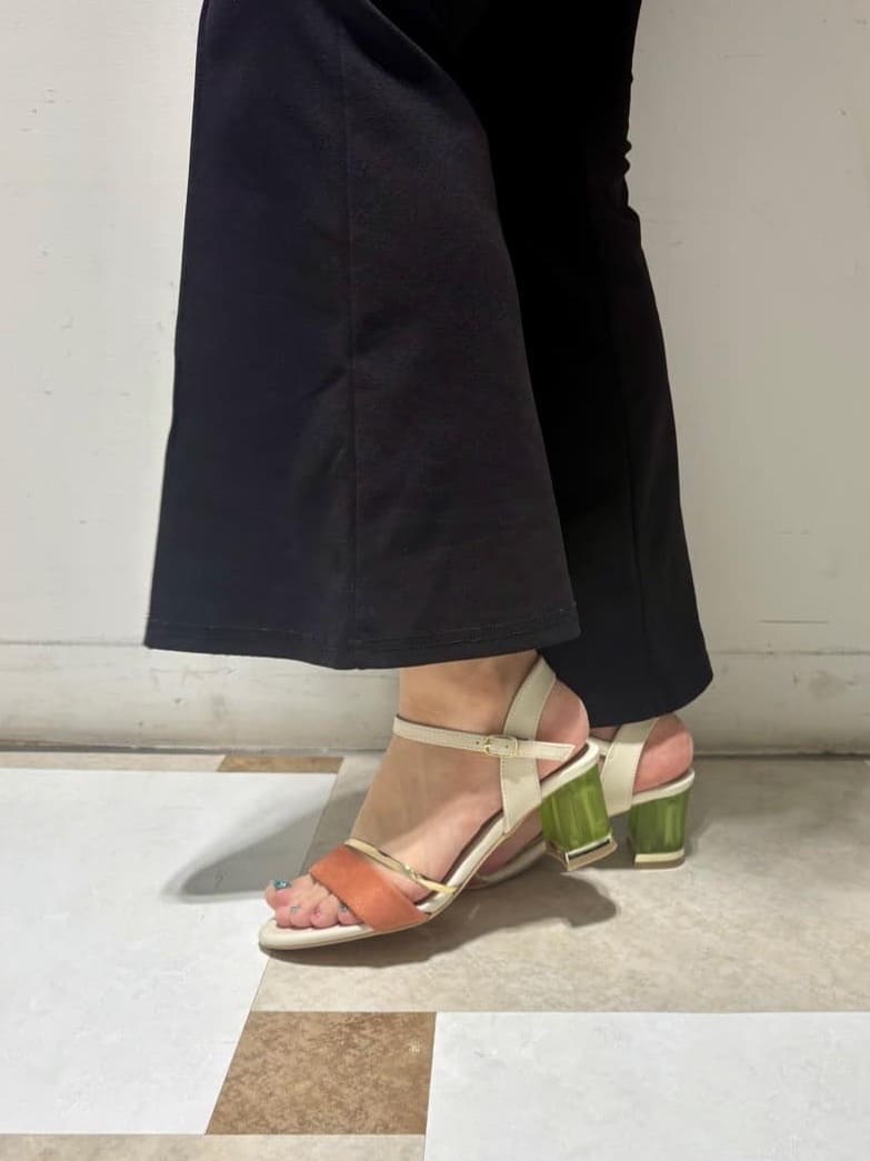 のはらっちょさんの「ESPERANZA｜カラーヒールサンダル」を使ったコーディネート