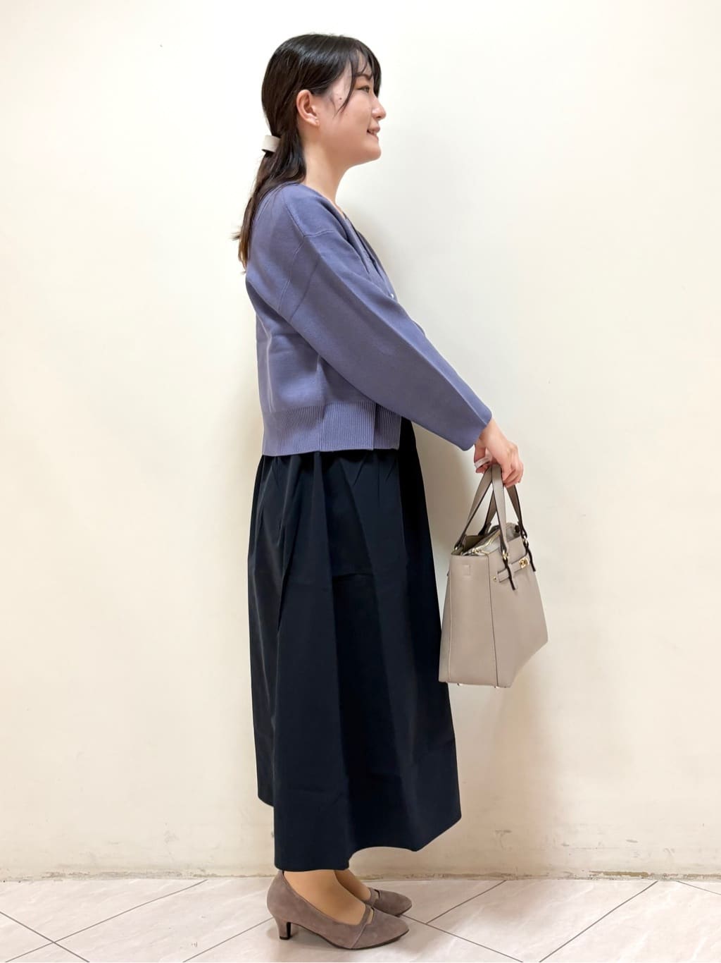 mikiさんの「Reflect｜【軽い羽織に◎／セットアップ可】パール調ボタン付きカーディガン」を使ったコーディネート
