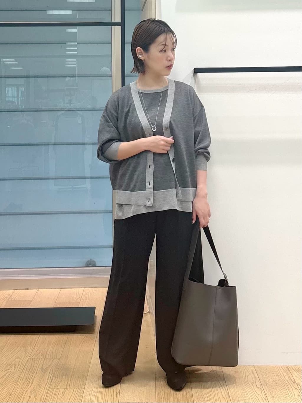 asamiさんの「INDIVI｜【洗える／二の腕カバー】バイカラーラメニット」を使ったコーディネート