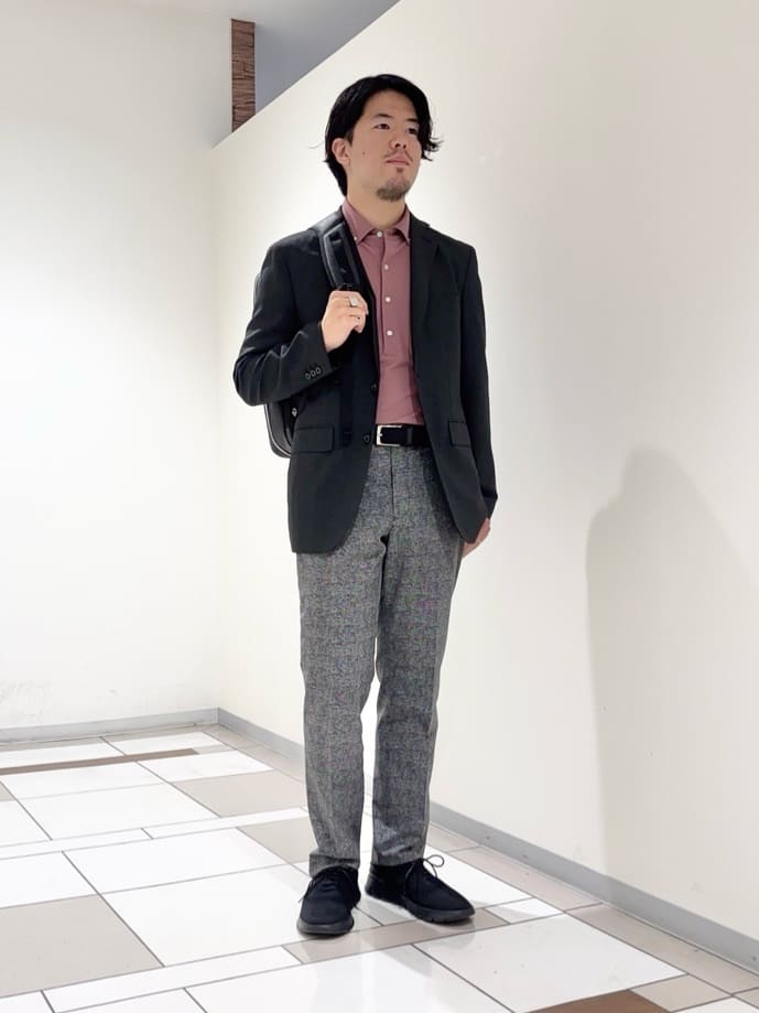 及川さんの「TAKEO KIKUCHI｜【抗菌防臭】COOL DOTS（R）ドビープリント パンツ」を使ったコーディネート