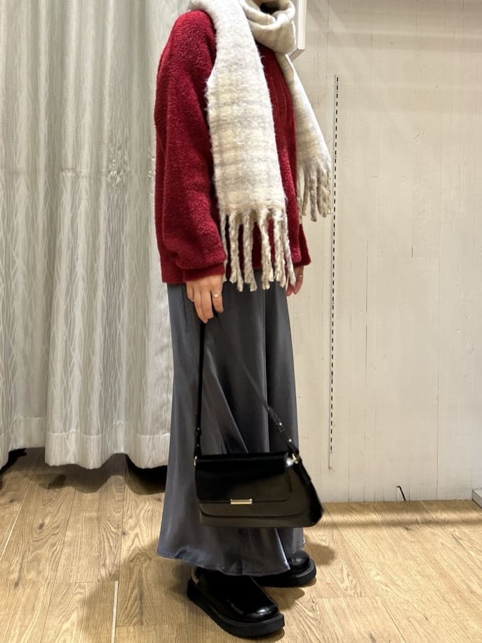 ga_riさんの「THE SHOP TK｜ベルベットフェザー ロゴニットプルオーバー」を使ったコーディネート