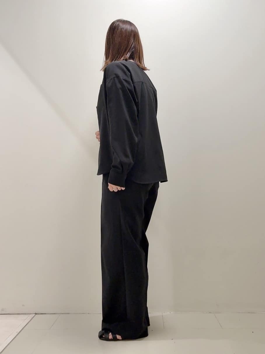 YUIさんの「UNTITLED｜【秋も着られる/セットアップ可】リラククールシャツ」を使ったコーディネート