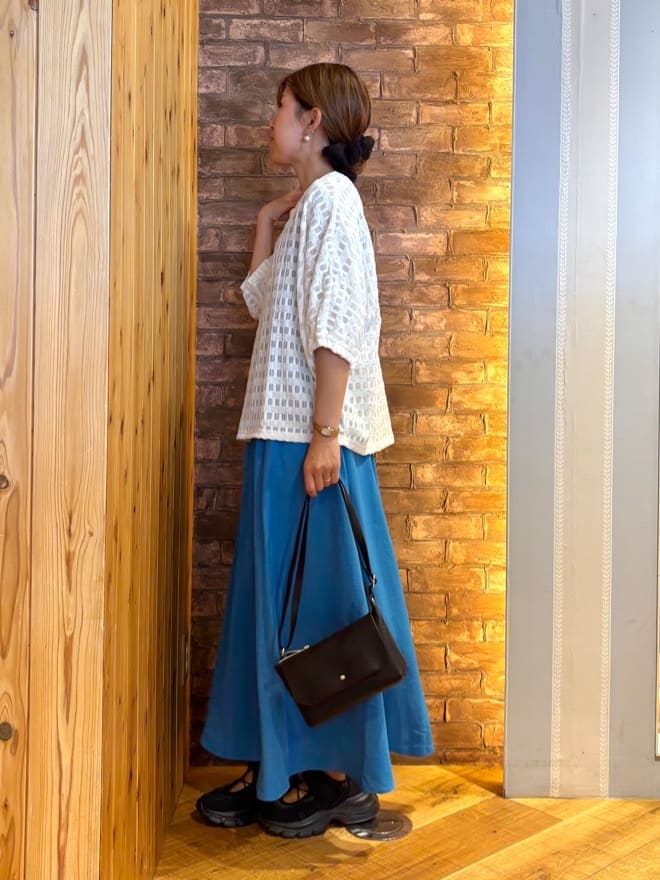 mieさんの「SHOO･LA･RUE｜【S-LL】涼やかで好印象 シアーチェック ドルマントップス」を使ったコーディネート